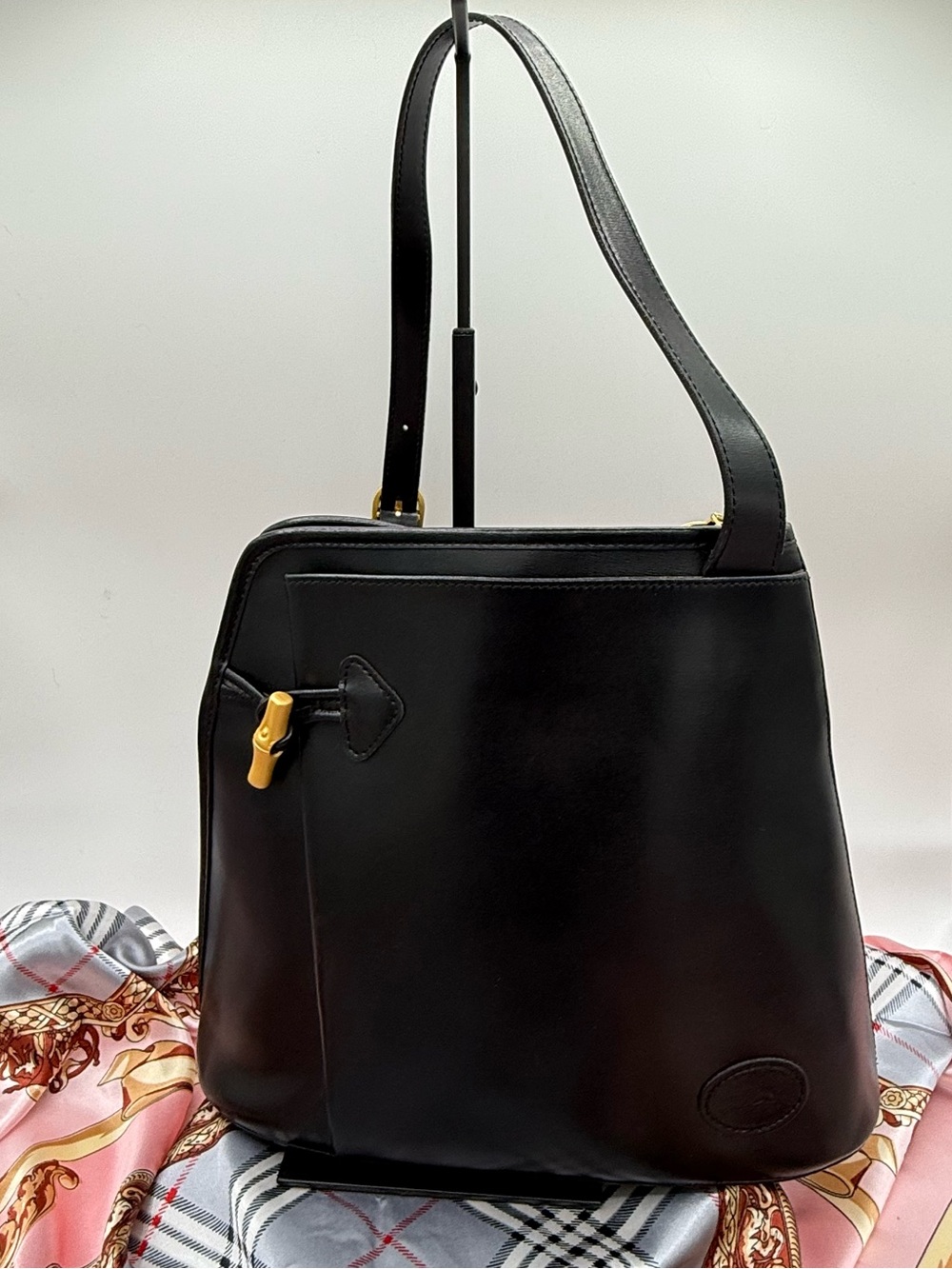 Longchamp Paris Roseau Bucket Black Leather Shoulder Bag